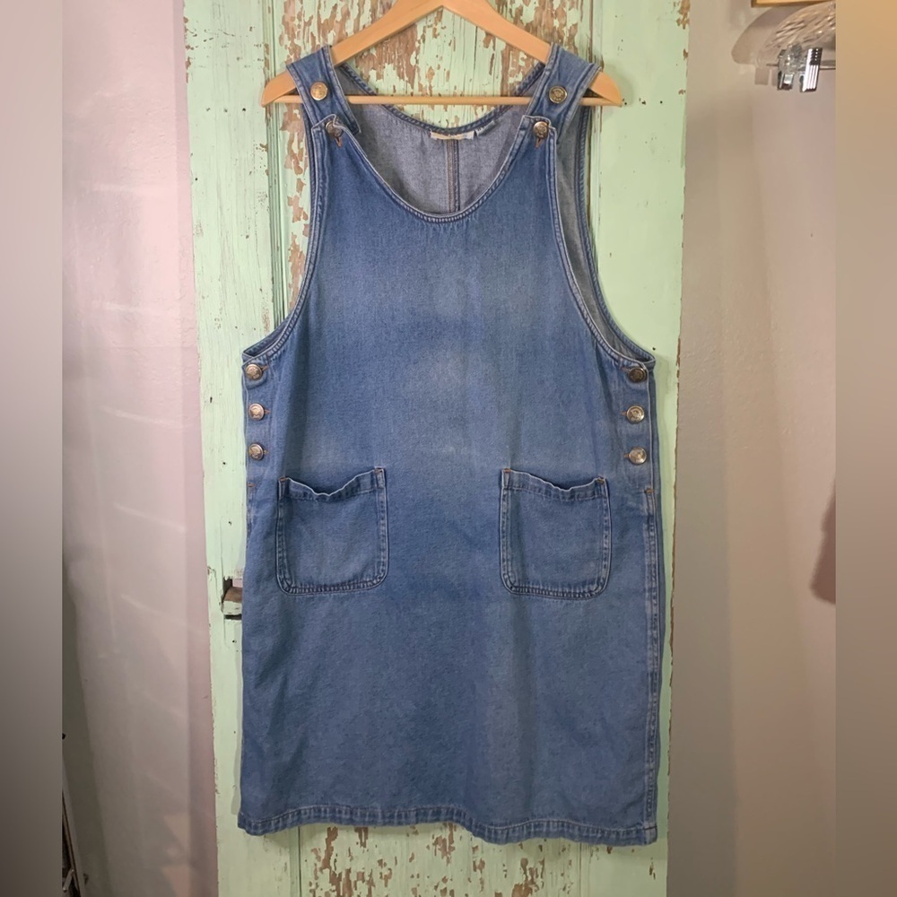 Women’s Hunters Run denim overall dress with pockets & button detail